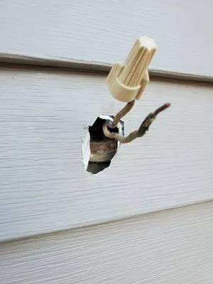 United Services Design + Build Logo