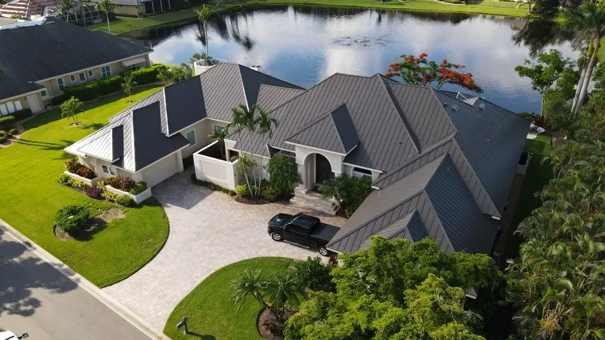 Slide of Universal Contracting & Solar