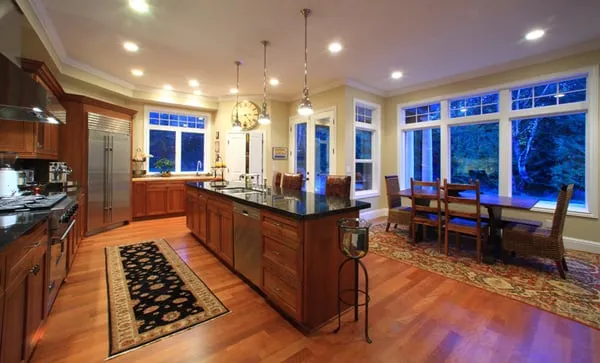 Universal Painting Logo