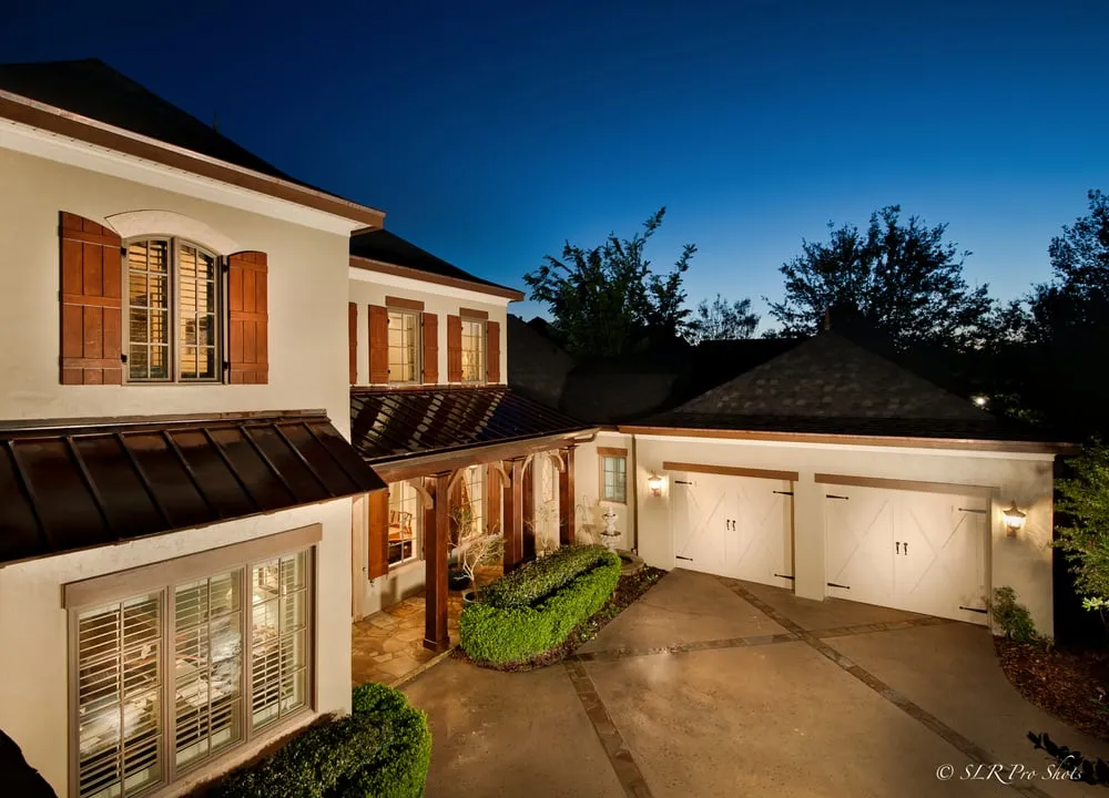 Slide of Universal Roof & Contracting Jacksonville