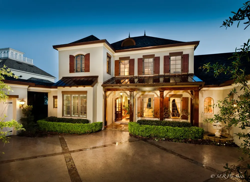 Slide of Universal Roof & Contracting Jacksonville