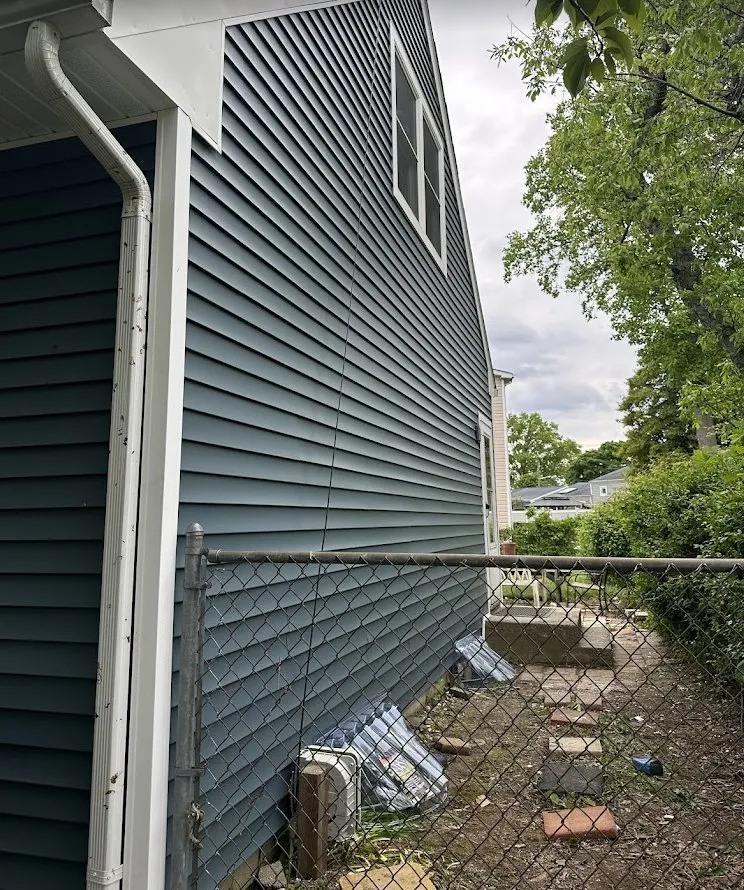 Expert roof leak repair experts serving Selden Ny, NY - Universal Roofing & Chimney