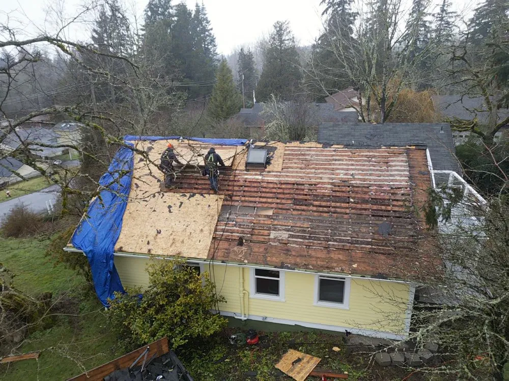 Slide of Universal Roofing & Siding