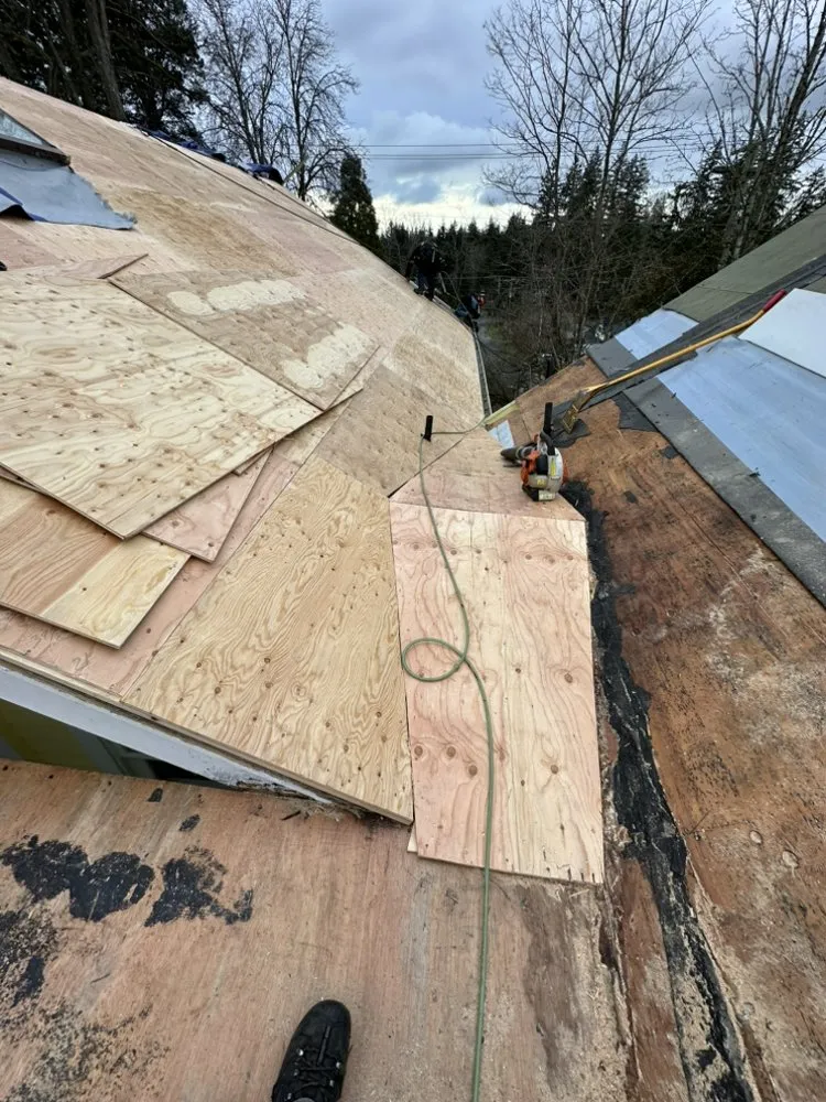 Slide of Universal Roofing & Siding