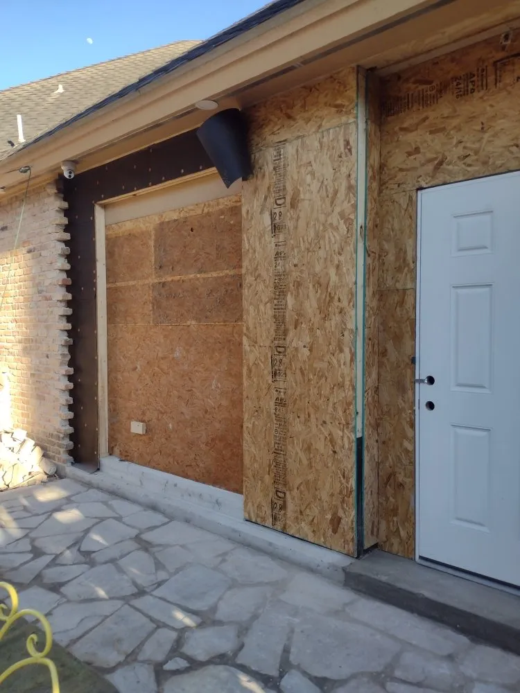 Slide of Universal Tech Service