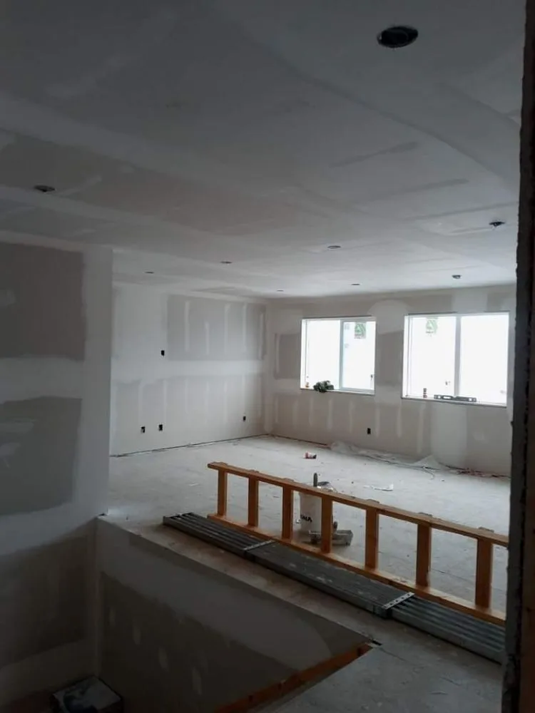 Slide of Universal Tech Service