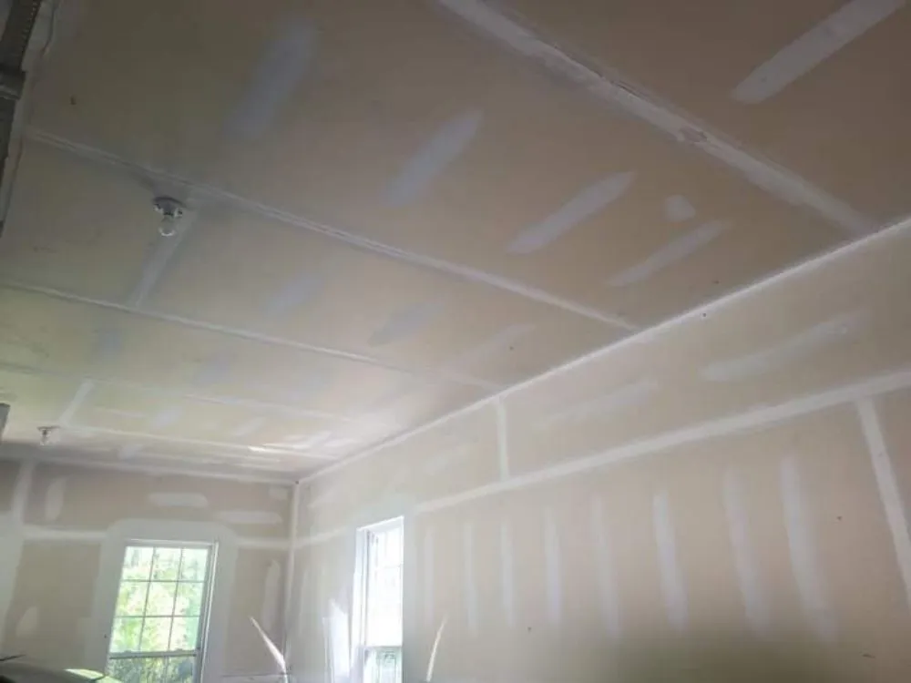 Slide of Universal Tech Service