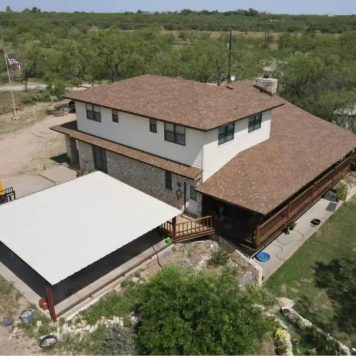 Slide of Uno Roofing