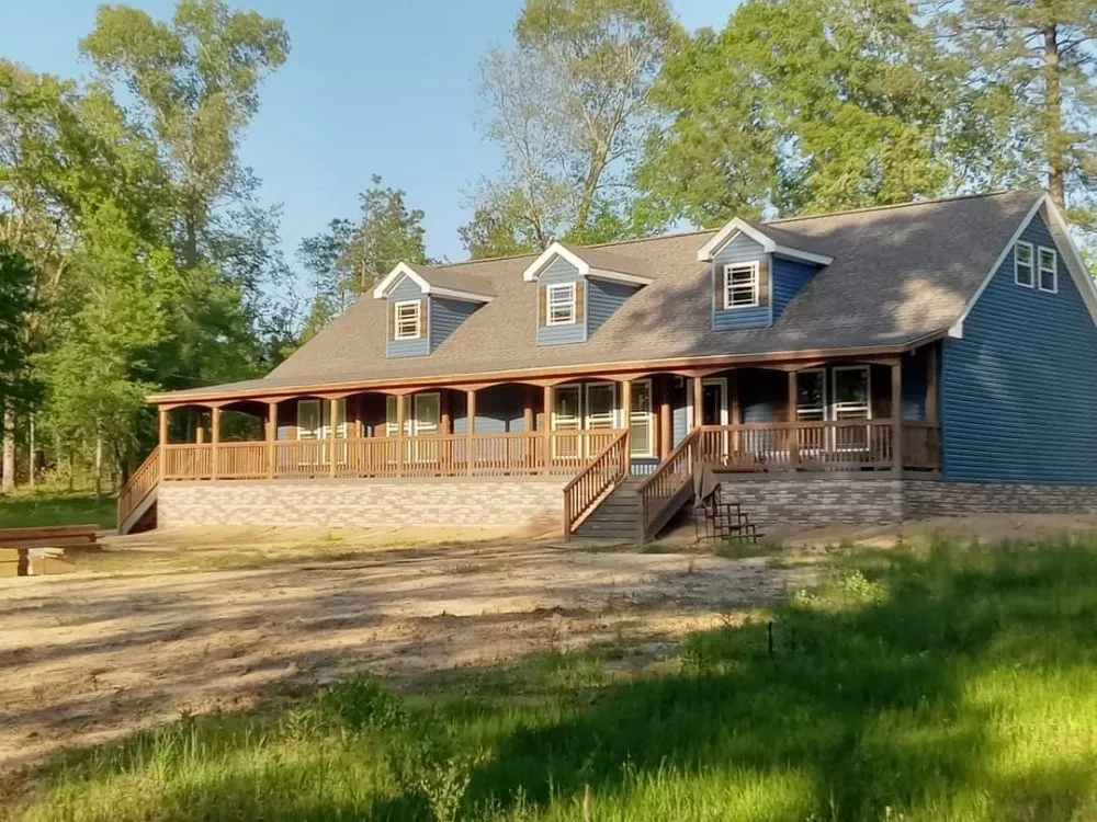 Licensed shingle roofing service experts serving Lake Ann, MI - Up North Creative Builders