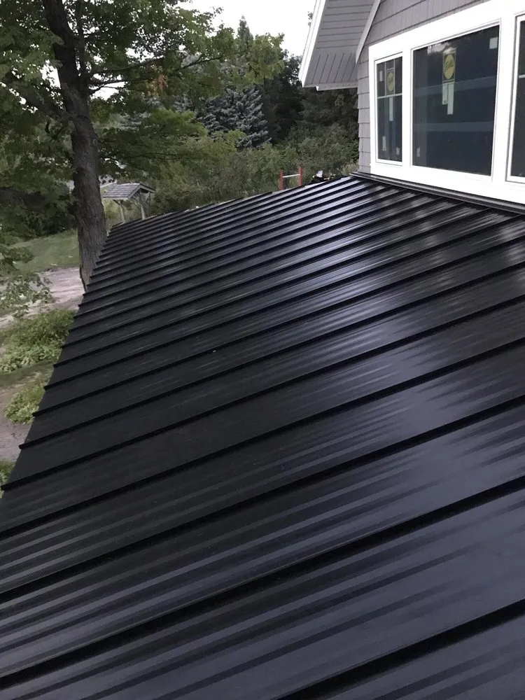 Top-rated roof replacement in Williamsburg, MI - Up North Exteriors