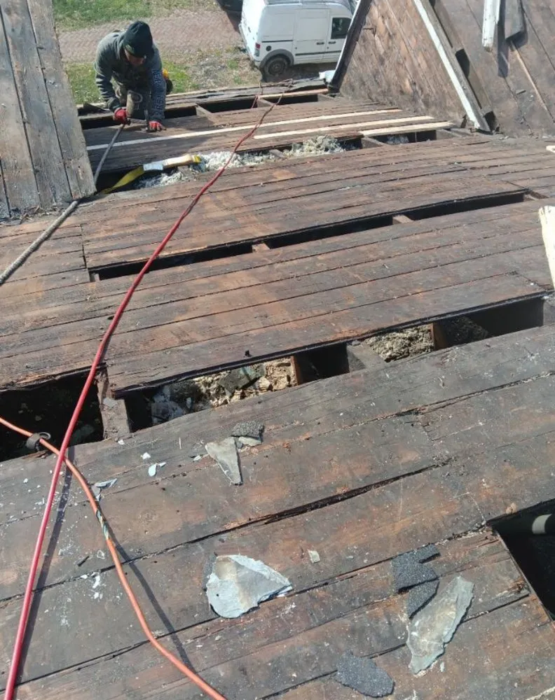 Slide of Up On The Roofs