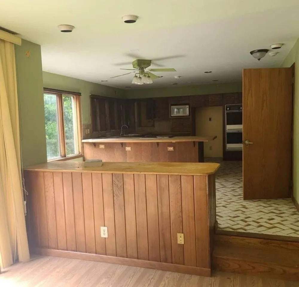 Slide of Upper Echelon Construction