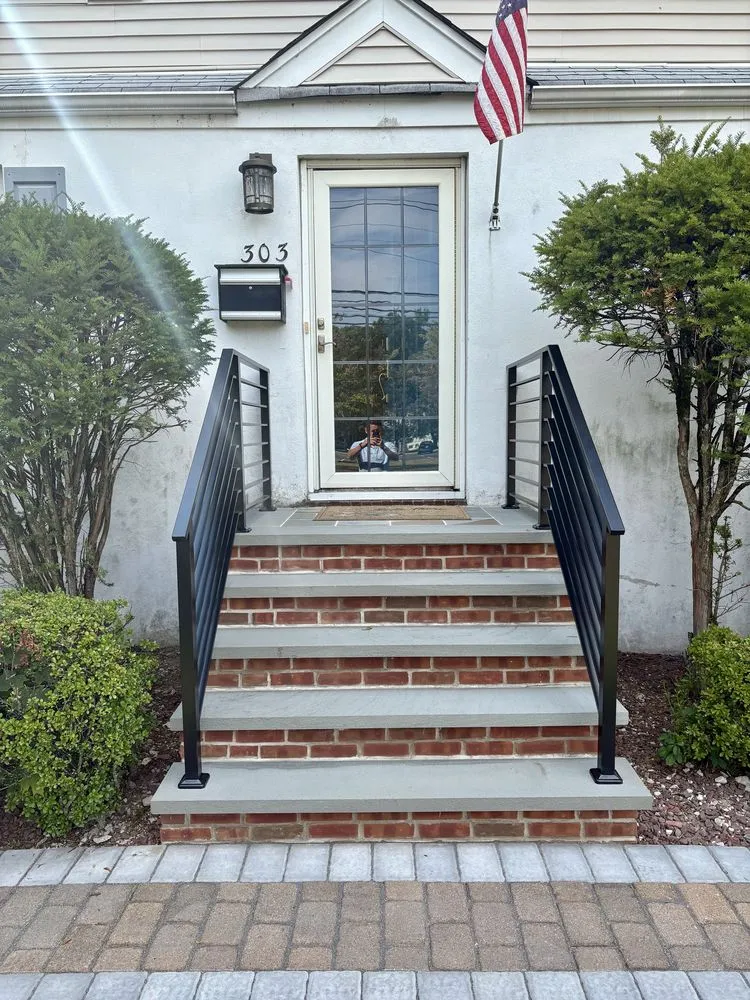 Slide of Uprise Construction