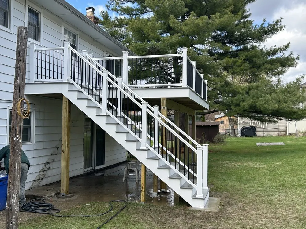 Slide of Uprise Construction