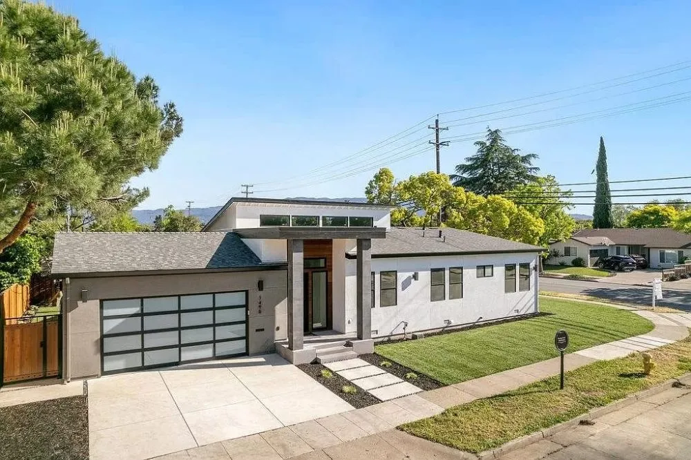 Slide of Urban Builders & Remodeling