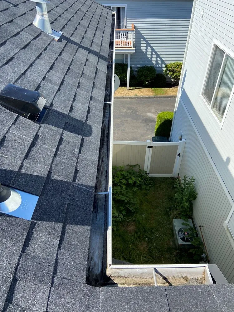 Slide of Urbano Roofing