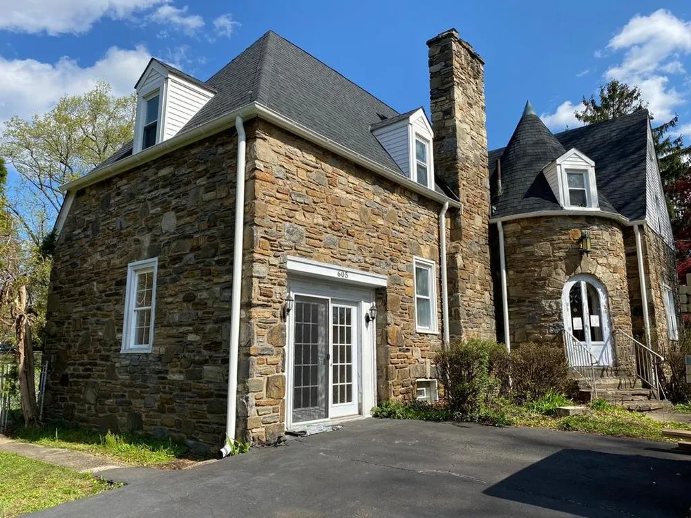 Slide of Urezel Contracting