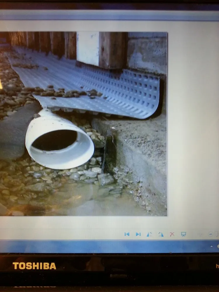 Slide of Uri Construction