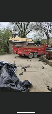 Uribes Dump Trailers Logo