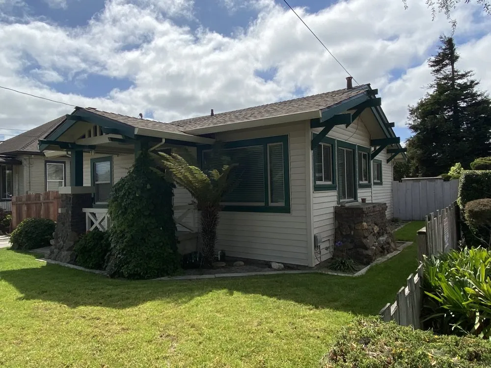 Slide of Urrutia Roofing