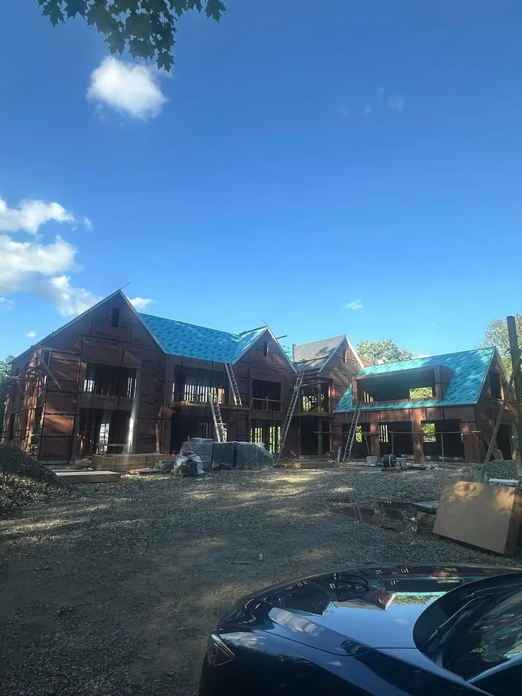 Slide of Us Juarez Roofing