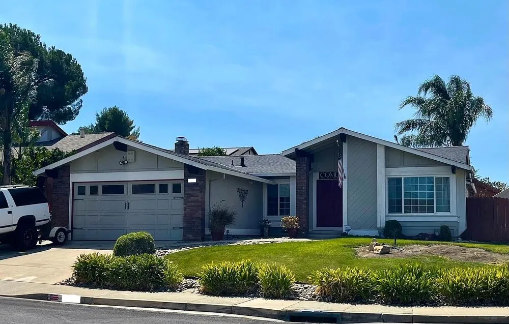 Slide of V Mendoza Roofing