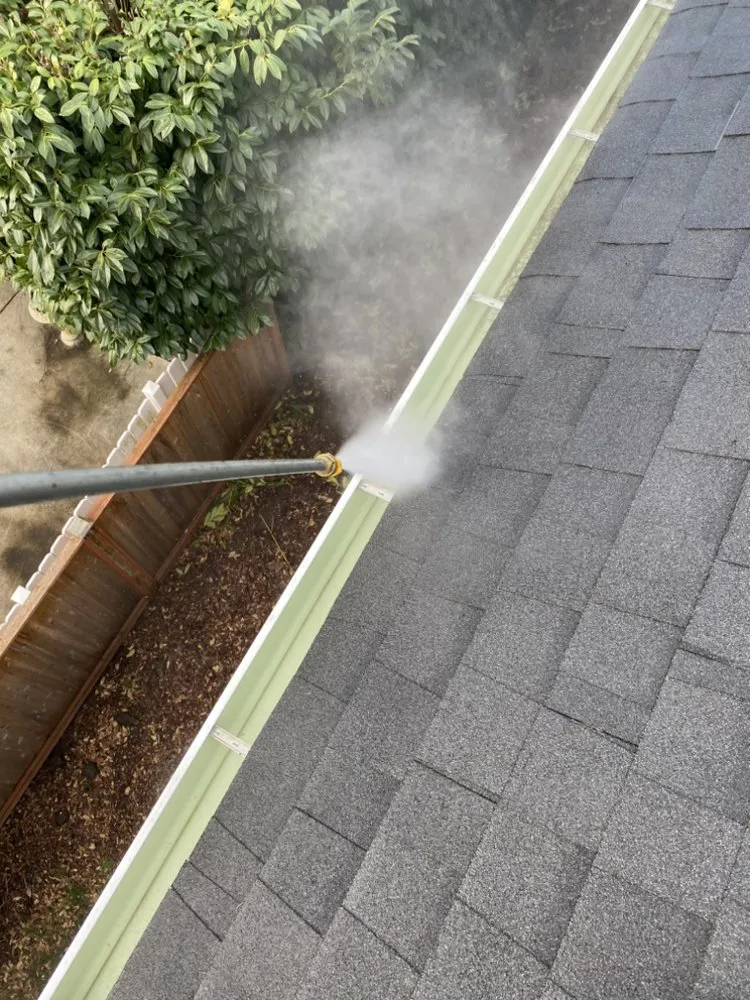 Slide of Valdez Roofing