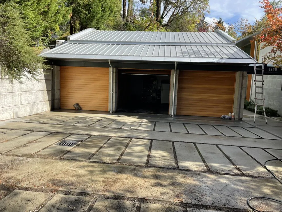 Slide of Valiant Roofing and Construction