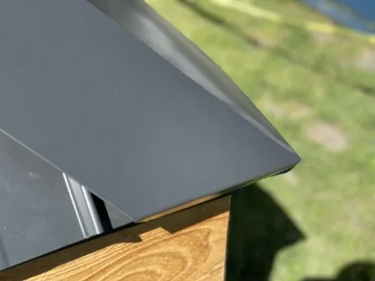 Valiant Roofing Logo