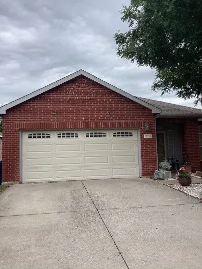 Slide of Valor Roofing Group