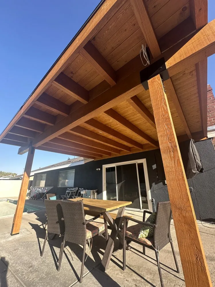 Slide of Van Lund Roofing and Solar