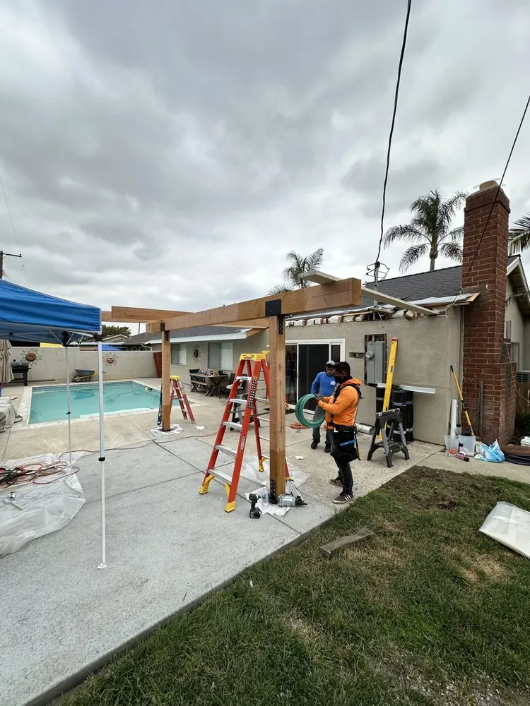 Slide of Van Lund Roofing and Solar