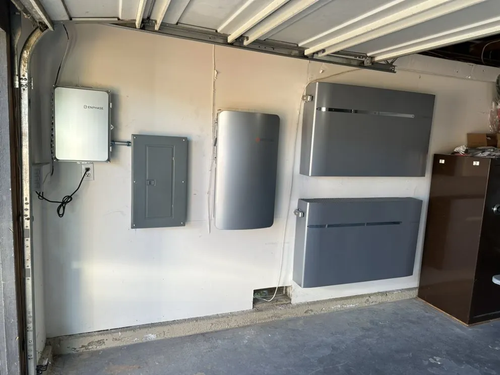 Slide of Van Lund Roofing and Solar