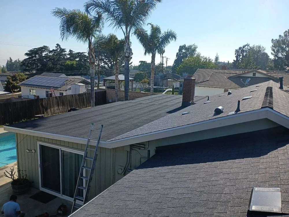 Slide of Van Lund Roofing and Solar