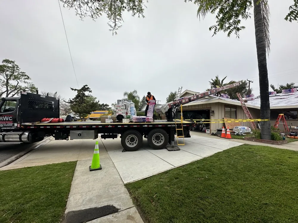 Slide of Van Lund Roofing and Solar