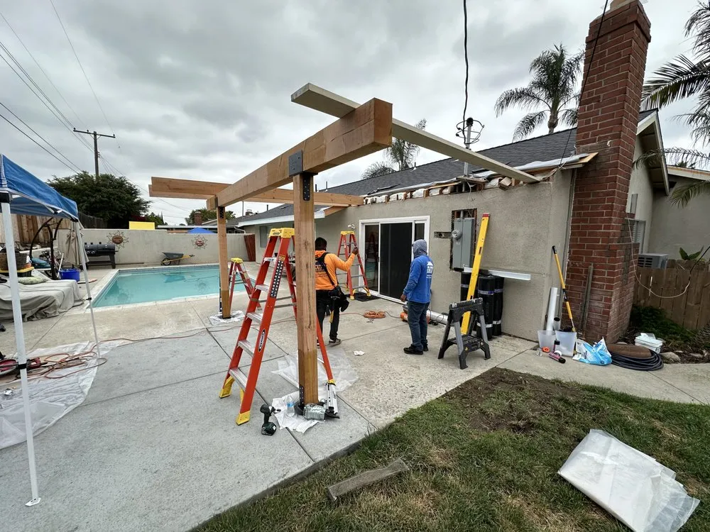 Slide of Van Lund Roofing and Solar