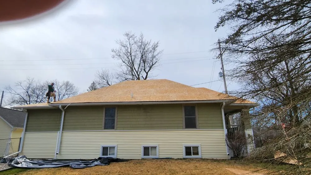 Slide of VANBECKS Roofing and Siding