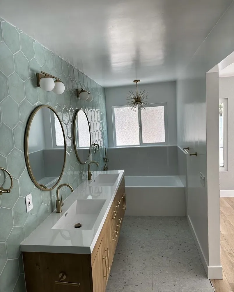 Slide of Vando Construction