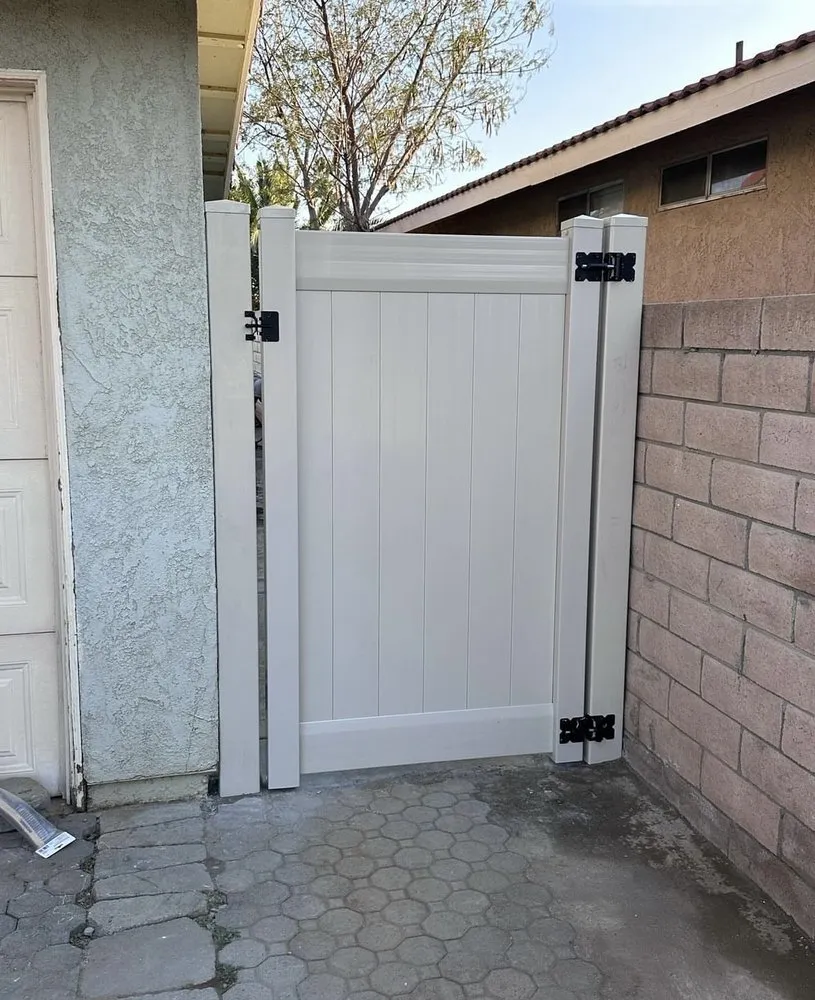 Slide of Vando Construction