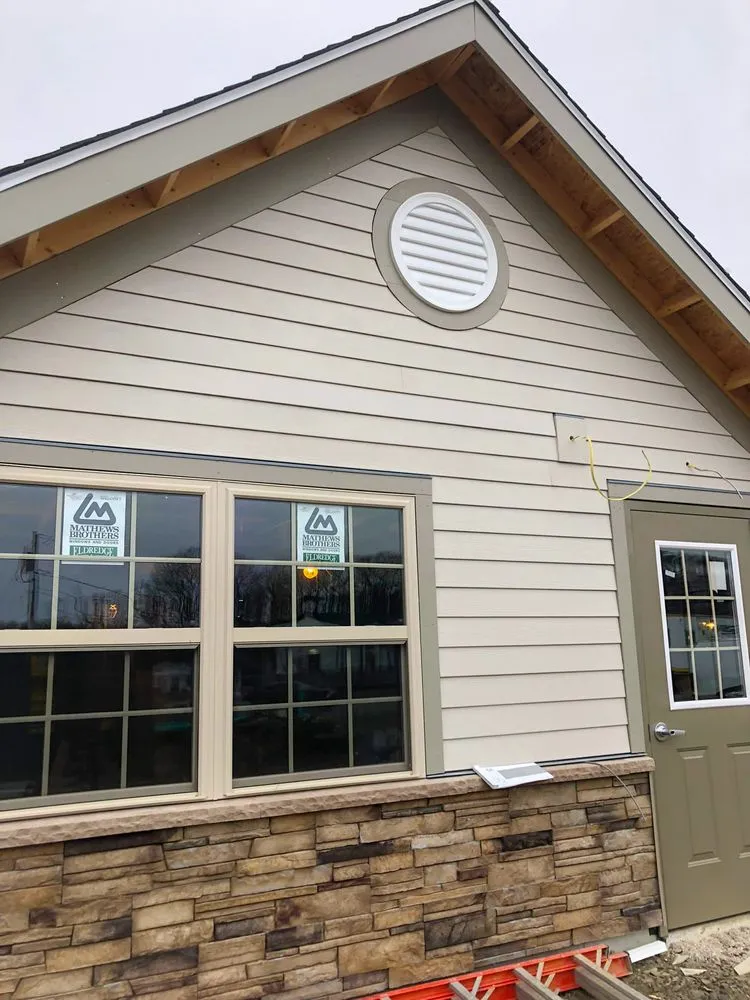 Slide of Vanelando Construction