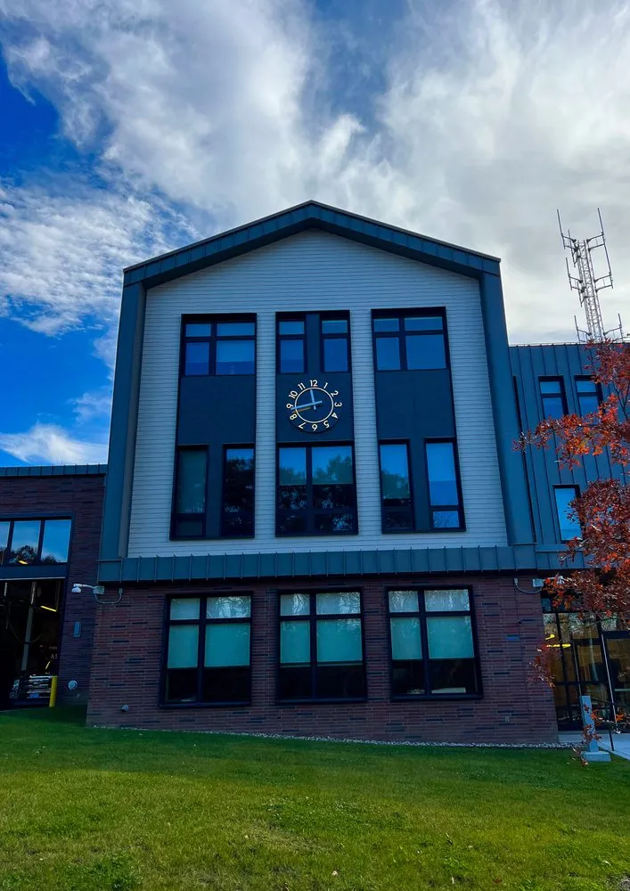 Slide of Vanelando Construction