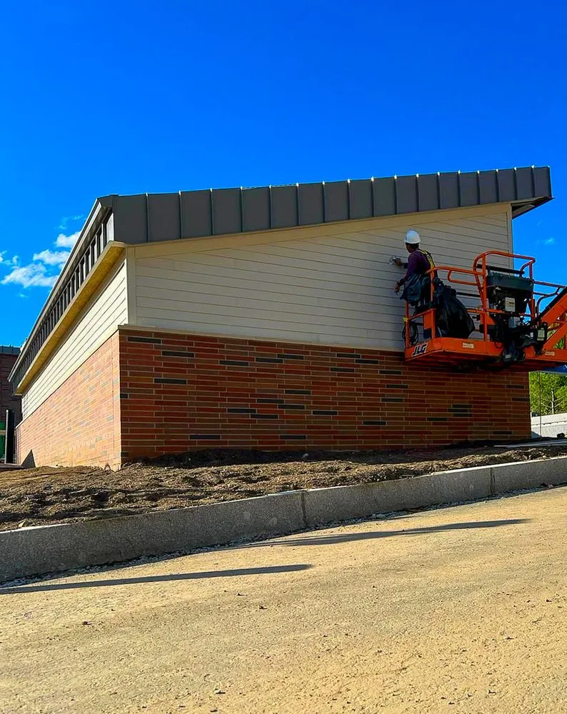 Slide of Vanelando Construction