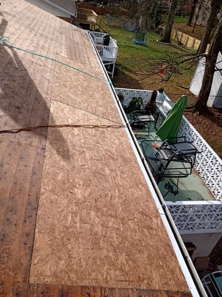Professional storm damage roof repair in Upper Marlboro, MD - Vanesas contractor