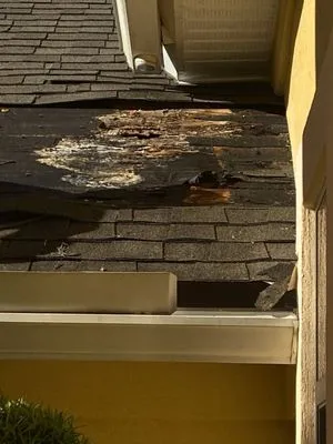 Vanguard Construction & Roofing Pros Logo