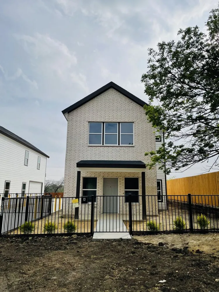 Slide of Vanguard General Contracting