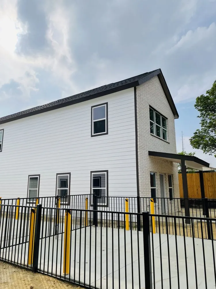 Slide of Vanguard General Contracting