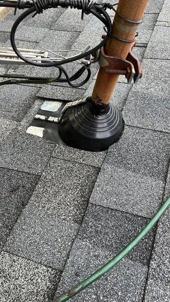 Slide of Vanguard Roofing & Siding