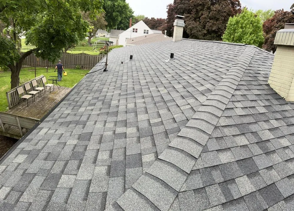 Slide of Vanguard Roofing & Siding