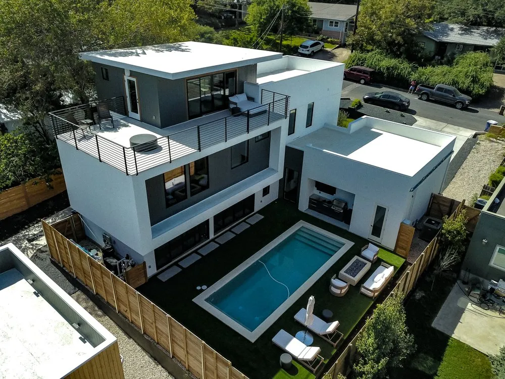 Slide of Vantage Roofing