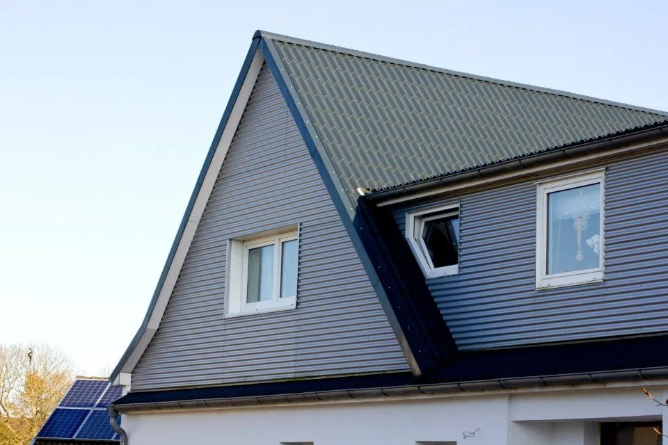 Slide of Varela Roofing